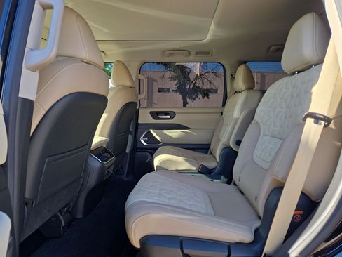Used 2025 Nissan Armada Platinum RWD image 13