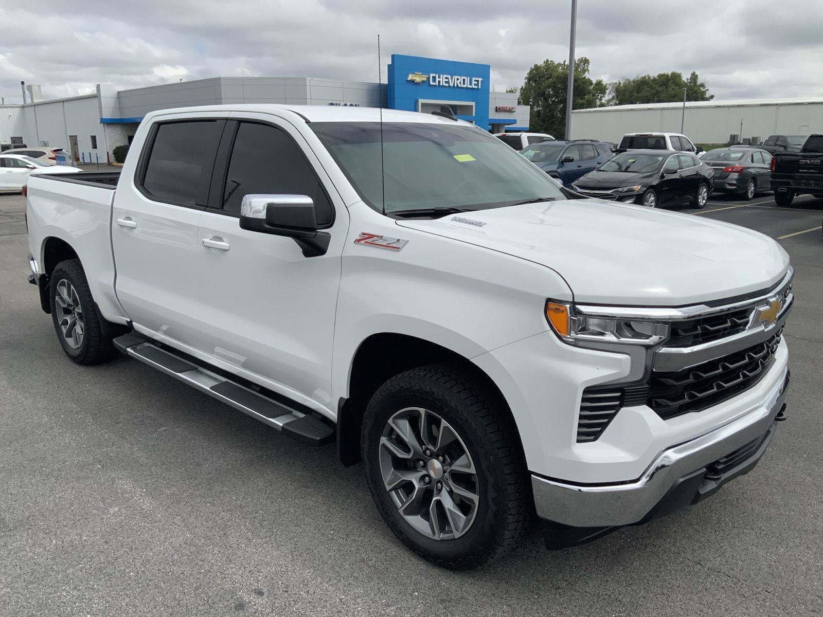 Used 2026 Chevrolet Silverado 1500 LT w/ Z71 Off-Road Package AWD/4WD image 2