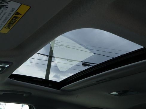 New 2025 Hyundai Elantra SEL image 9