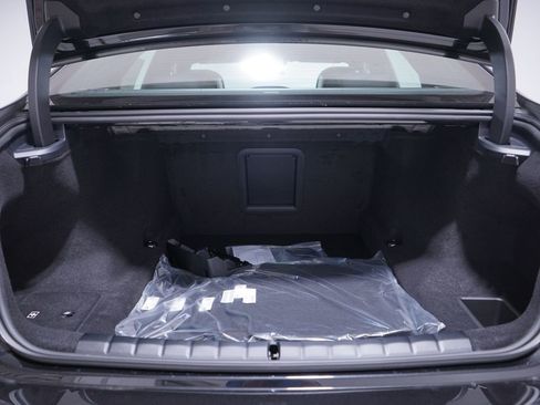 New 2026 BMW 740i w/ Premium Package image 18