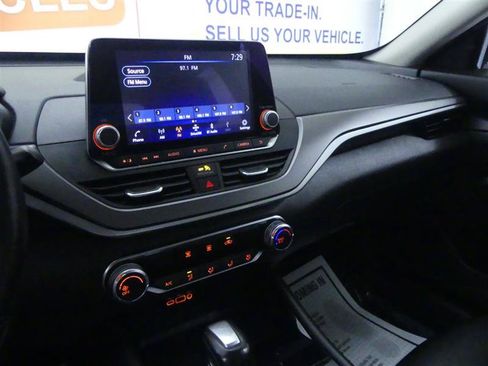 Used 2024 Nissan Altima 2.5 SR FWD image 12