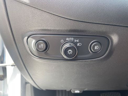 Used 2020 Chevrolet Equinox Premier FWD image 18