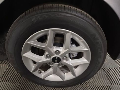 Certified 2025 Kia Soul LX w/ LX Technology Package FWD image 12