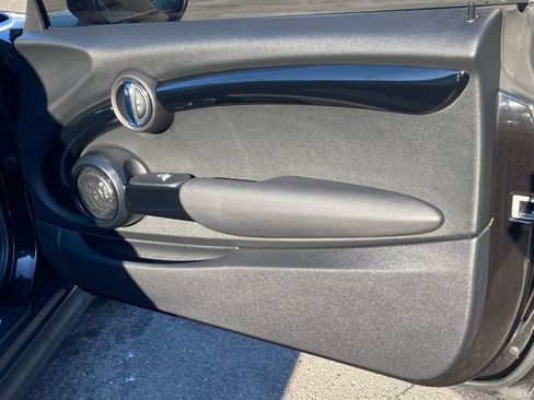 Used 2021 MINI Cooper S w/ Premium Package image 28