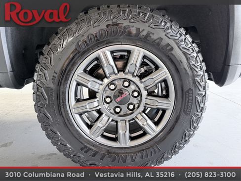 Used 2025 GMC Sierra 1500 AT4X AWD/4WD image 9