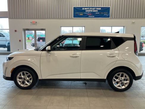 Used 2024 Kia Soul LX w/ Option Group 015 image 8
