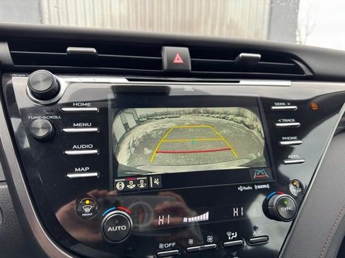 Used 2019 Toyota Camry XLE image 22