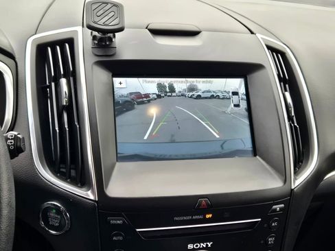 Used 2018 Ford Edge Titanium w/ Technology Package image 26