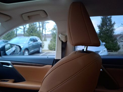 Used 2021 Lexus RX 350L Premium image 17