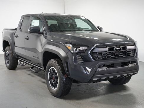 New 2026 Toyota Tacoma TRD Off-Road image 3