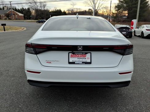 Used 2024 Honda Accord EX image 12