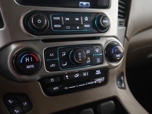 Used 2017 GMC Yukon SLT w/ Open Road Package AWD/4WD image 27