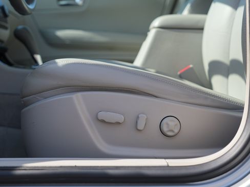 Used 2008 Cadillac DTS FWD image 15