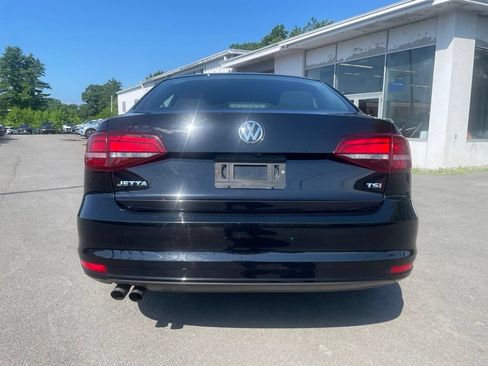 Used 2017 Volkswagen Jetta S w/ Jetta S Cold Weather Package FWD image 4