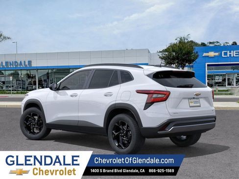 New 2026 Chevrolet Trax LT w/ Driver Confidence Package FWD image 3