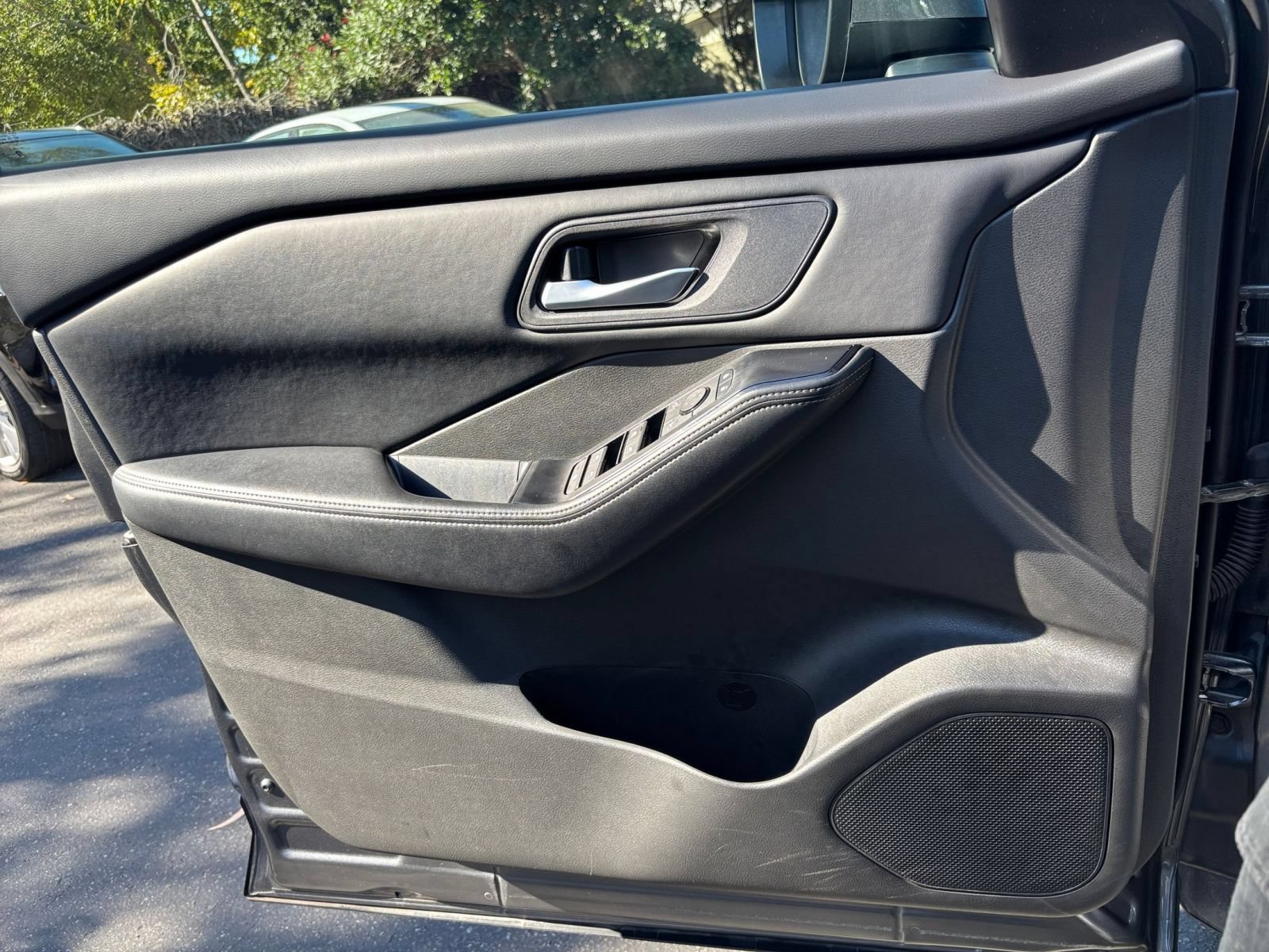 Used 2025 Nissan Rogue SV AWD/4WD image 18