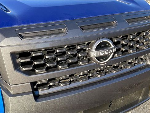 Used 2025 Nissan Frontier SV image 55