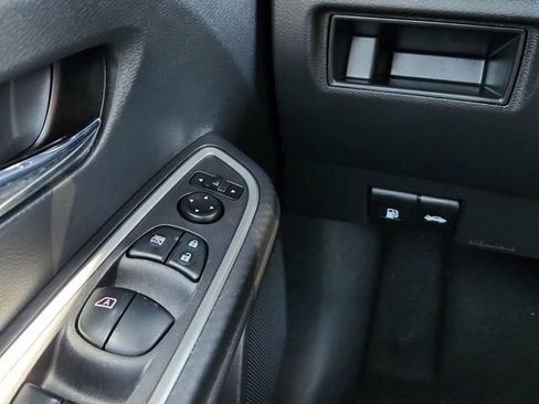 Used 2021 Nissan Versa SR w/ Convenience Package FWD image 36