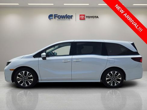 Used 2025 Honda Odyssey Elite image 4