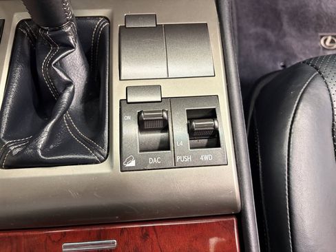 Used 2012 Lexus GX 460 image 31