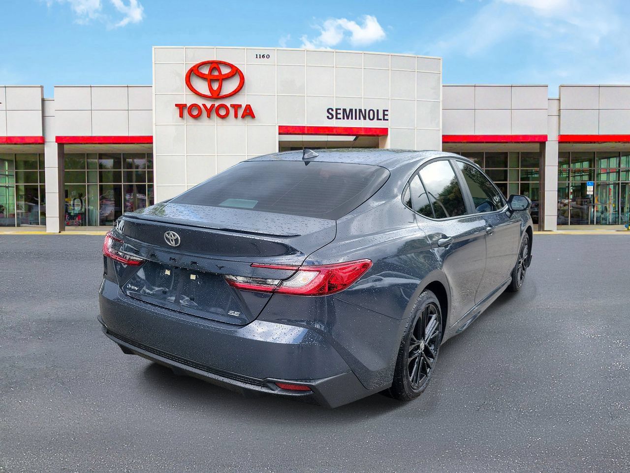 Used 2026 Toyota Camry SE FWD image 3