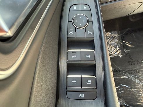 Used 2024 Nissan Rogue Platinum AWD/4WD image 27
