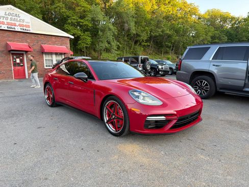 Used 2017 Porsche Panamera Turbo w/ Sport Package AWD/4WD image 3