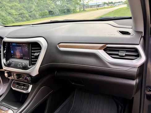 Used 2023 GMC Acadia SLE w/ Driver Convenience Package FWD image 19