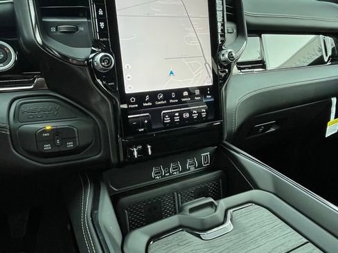 New 2026 RAM 3500 Limited AWD/4WD image 20