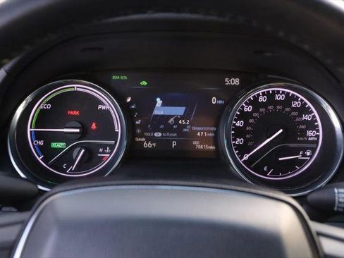 Used 2020 Toyota Camry XLE w/ Sunroof Package image 14