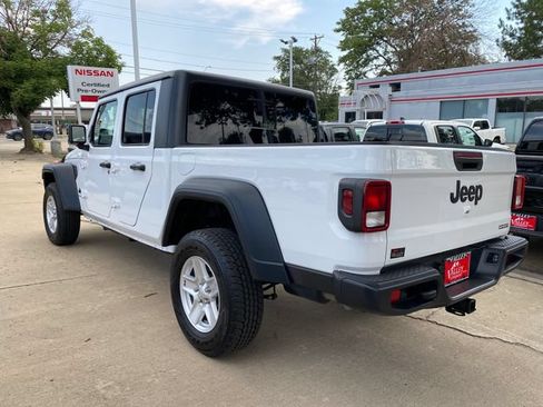 Used 2020 Jeep Gladiator Sport w/ Quick Order Package 24S AWD/4WD image 3