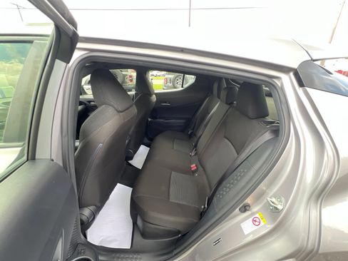 Used 2018 Toyota C-HR XLE FWD image 36