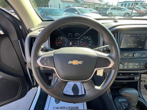 Used 2021 Chevrolet Colorado W/T w/ WT Convenience Package AWD/4WD image 12