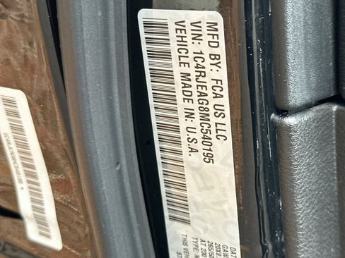 Used 2021 Jeep Grand Cherokee Laredo X image 36