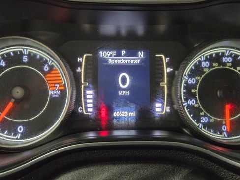 Used 2020 Jeep Cherokee Latitude image 17