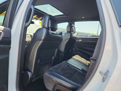 Used 2019 Jeep Grand Cherokee Altitude AWD/4WD image 10