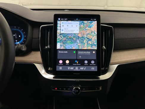 Used 2025 Volvo XC90 B6 Plus w/ Protection Package Premier image 34