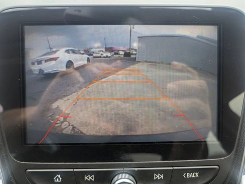 Used 2017 Chevrolet Malibu LT FWD image 14