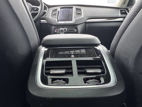 Used 2018 Volvo XC90 T5 Momentum w/ Convenience Package image 23