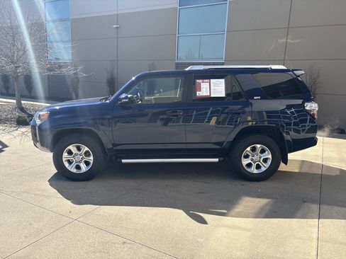 Used 2017 Toyota 4Runner SR5 Premium image 7