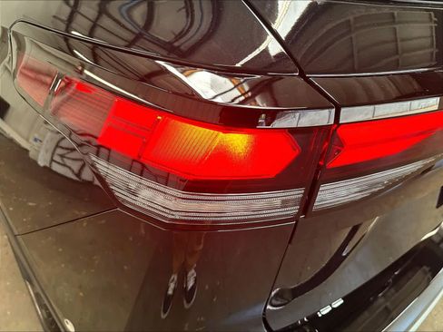 Used 2026 Volkswagen Tiguan SE FWD image 26