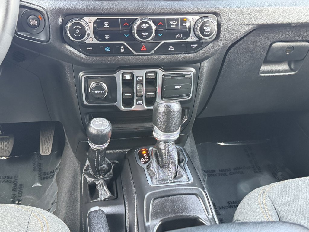 Used 2024 Jeep Wrangler Unlimited AWD/4WD image 11