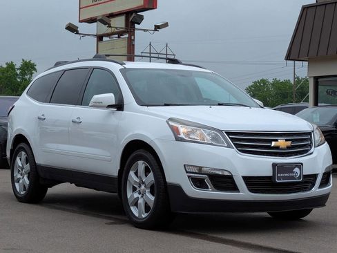 Used 2017 Chevrolet Traverse LT w/ Style and Technology Package AWD/4WD image 5