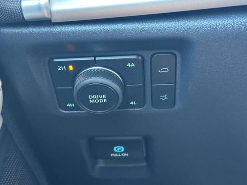 Used 2025 Ford Expedition Max Active AWD/4WD image 32