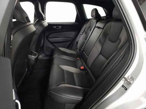 Used 2022 Volvo XC60 B5 R-Design w/ Advanced Package image 34