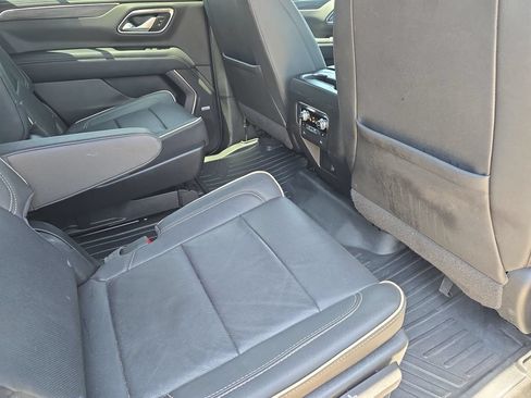 Used 2022 GMC Yukon SLT w/ SLT Luxury Package AWD/4WD image 11