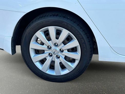 Used 2017 Nissan Sentra S image 7