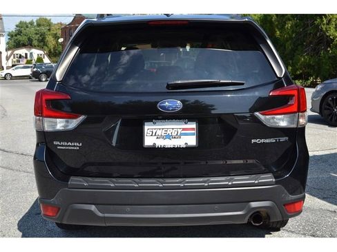 Used 2020 Subaru Forester Limited image 4