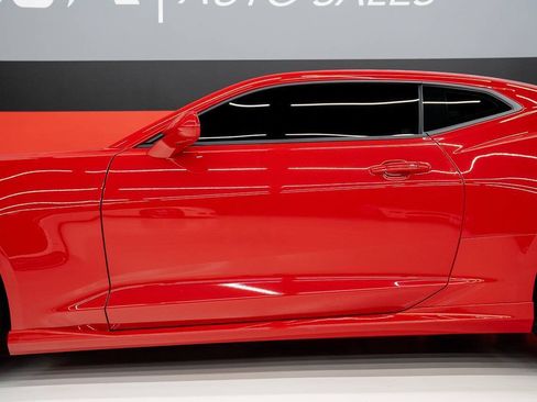 Used 2018 Chevrolet Camaro SS RWD image 29