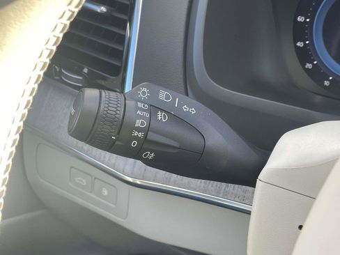 Certified 2023 Volvo XC90 T8 Ultimate w/ Lounge Package image 29